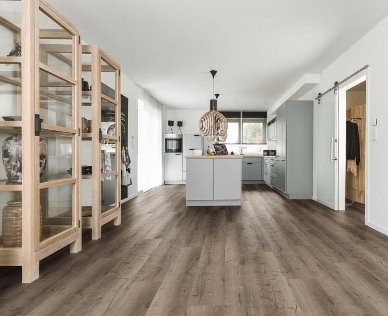 Wineo Dub Comfort Taupe - Vinylová podlaha Wineo 400 click HDF Wood XL